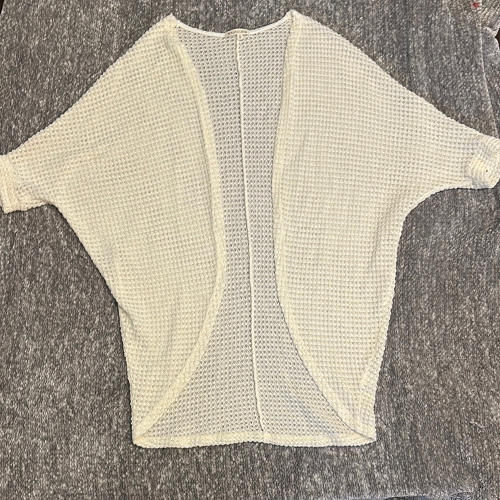 NWOT cream open knit crop sleeve cardigan size small